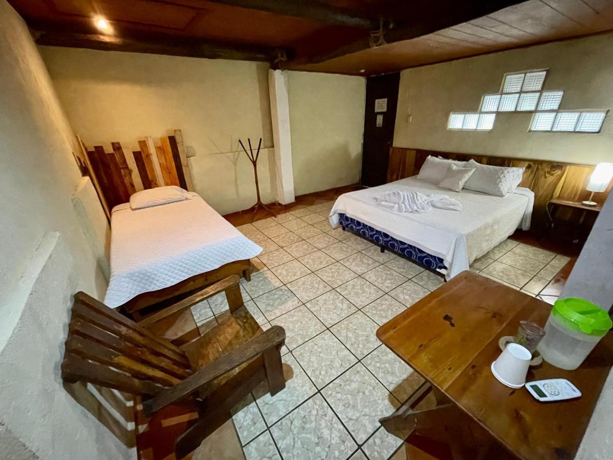 Johnnys Place Hotel モンテリコ エクステリア 写真