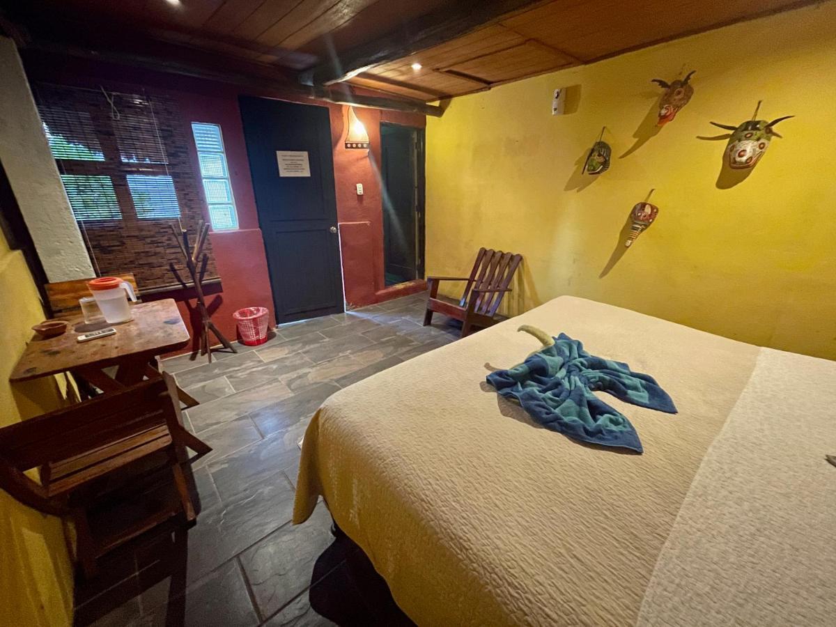 Johnnys Place Hotel モンテリコ エクステリア 写真