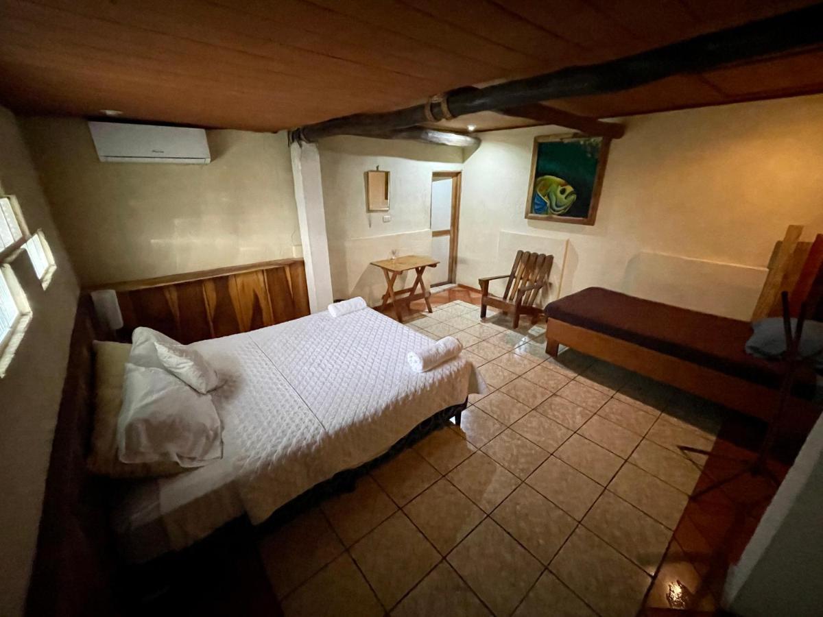 Johnnys Place Hotel モンテリコ エクステリア 写真